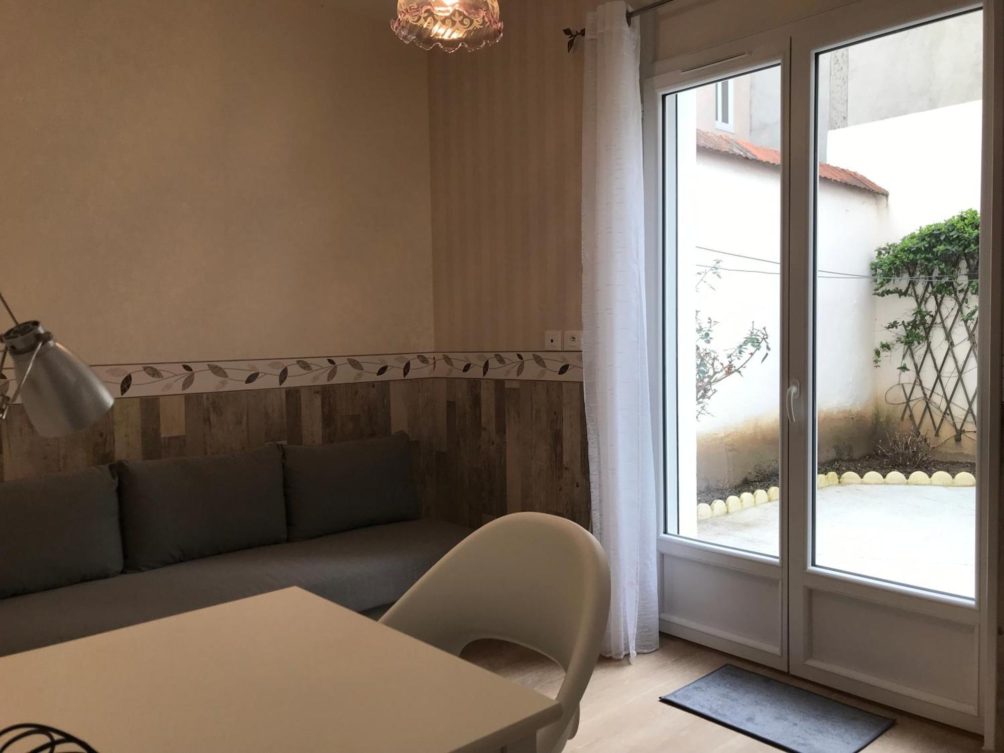 Apartament Le Mombrun - Parking Prive - Hypercentre - Patio Interieur Vichy Zewnętrze zdjęcie