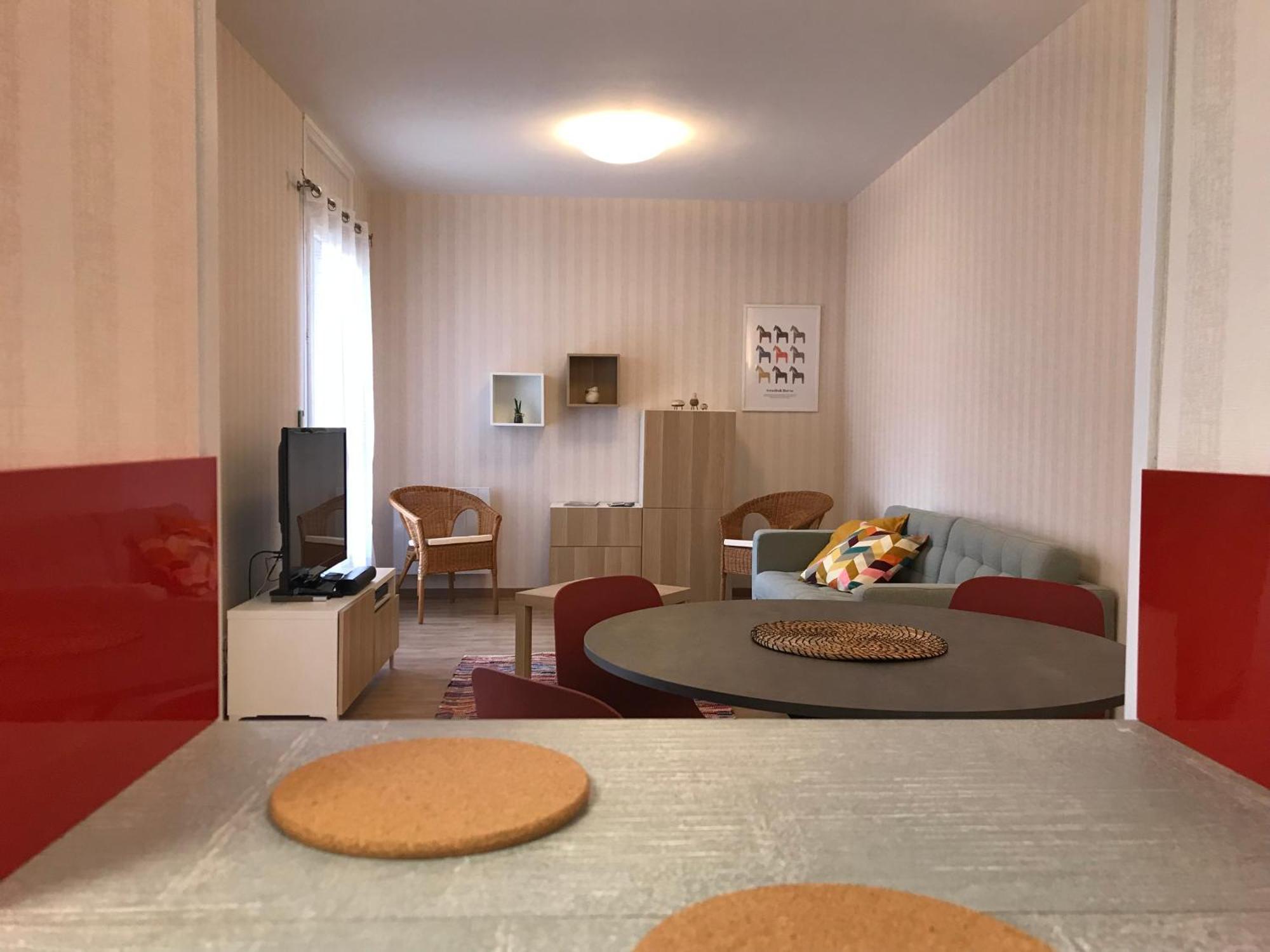 Apartament Le Mombrun - Parking Prive - Hypercentre - Patio Interieur Vichy Zewnętrze zdjęcie